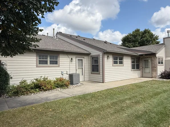17 Conner Cir SW, Rochester, MN 55902