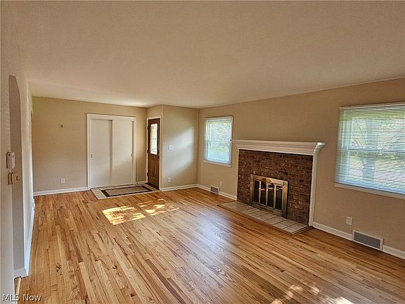 4th image of 2819 Outlook Dr