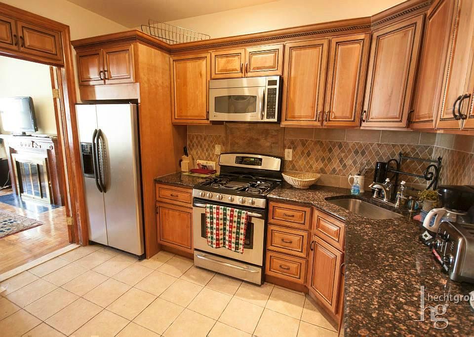 1st image of 1131 Lexington Ave APT 3