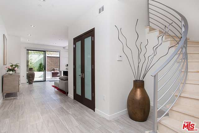 1st image of 810 N Croft Ave #102