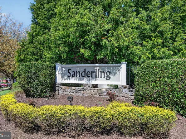 14313 Climbing Rose Way APT 306, Centreville, VA 20121