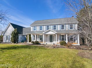 7102 Marsh Dr, Crystal Lake, IL 60014