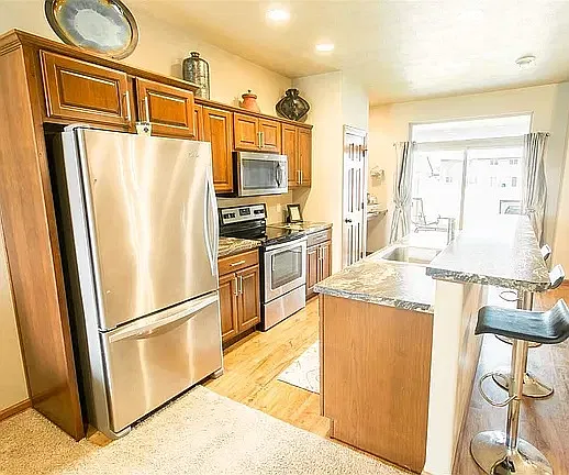 3 bed, 1275 sqft, $2,150 — Photo 4
