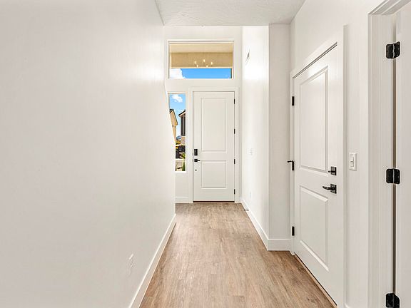 3rd image of 2663 E Suniva Way