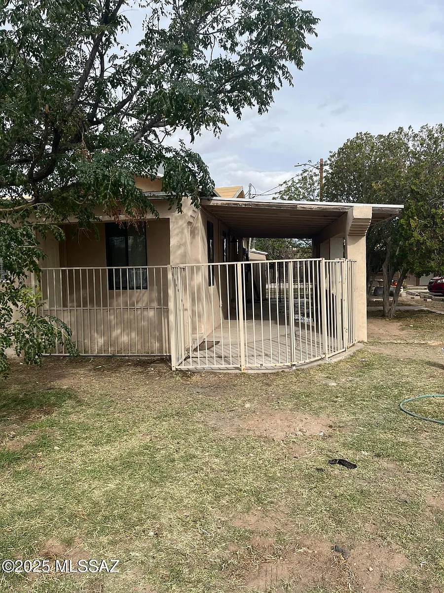 Building Photo - 345 E Teton Rd #2