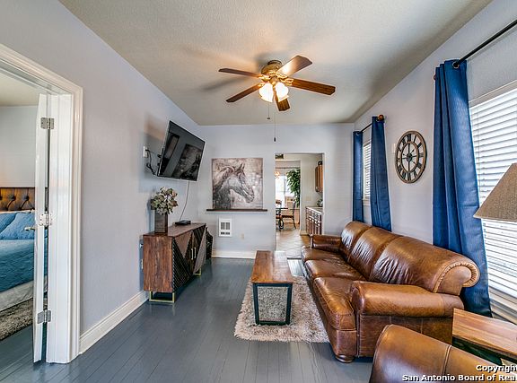 4th image of 660 Thompson Pl