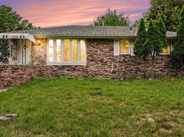 7518 4th St NE, Fridley, MN 55432