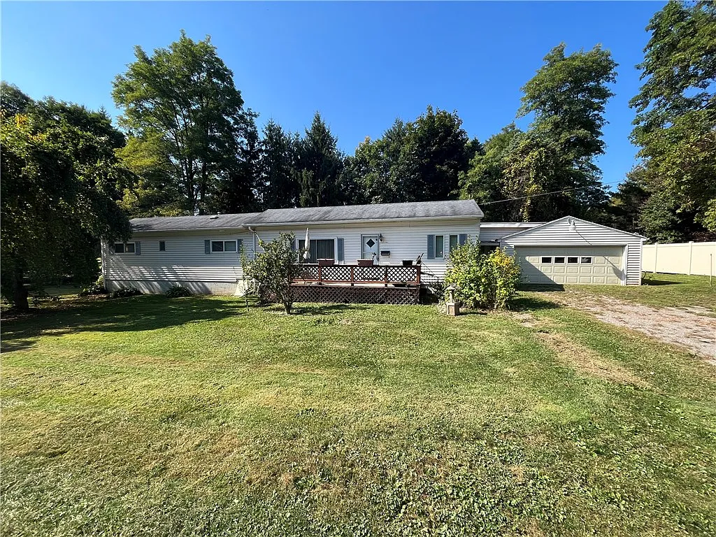 7165 Orchard Park Rd photo 1