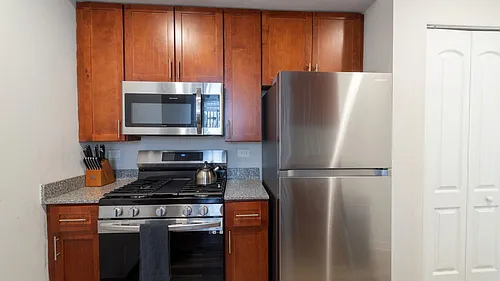 2049 W Touhy Ave #1 Photo 1