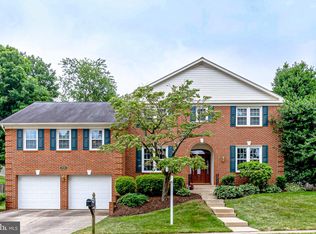 3725 Ridgelea Dr, Fairfax, VA 22031
