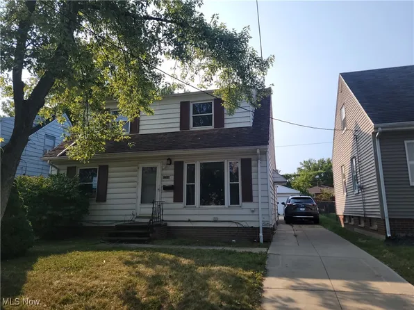 13518 Rockside Rd, Garfield Heights, OH 44125