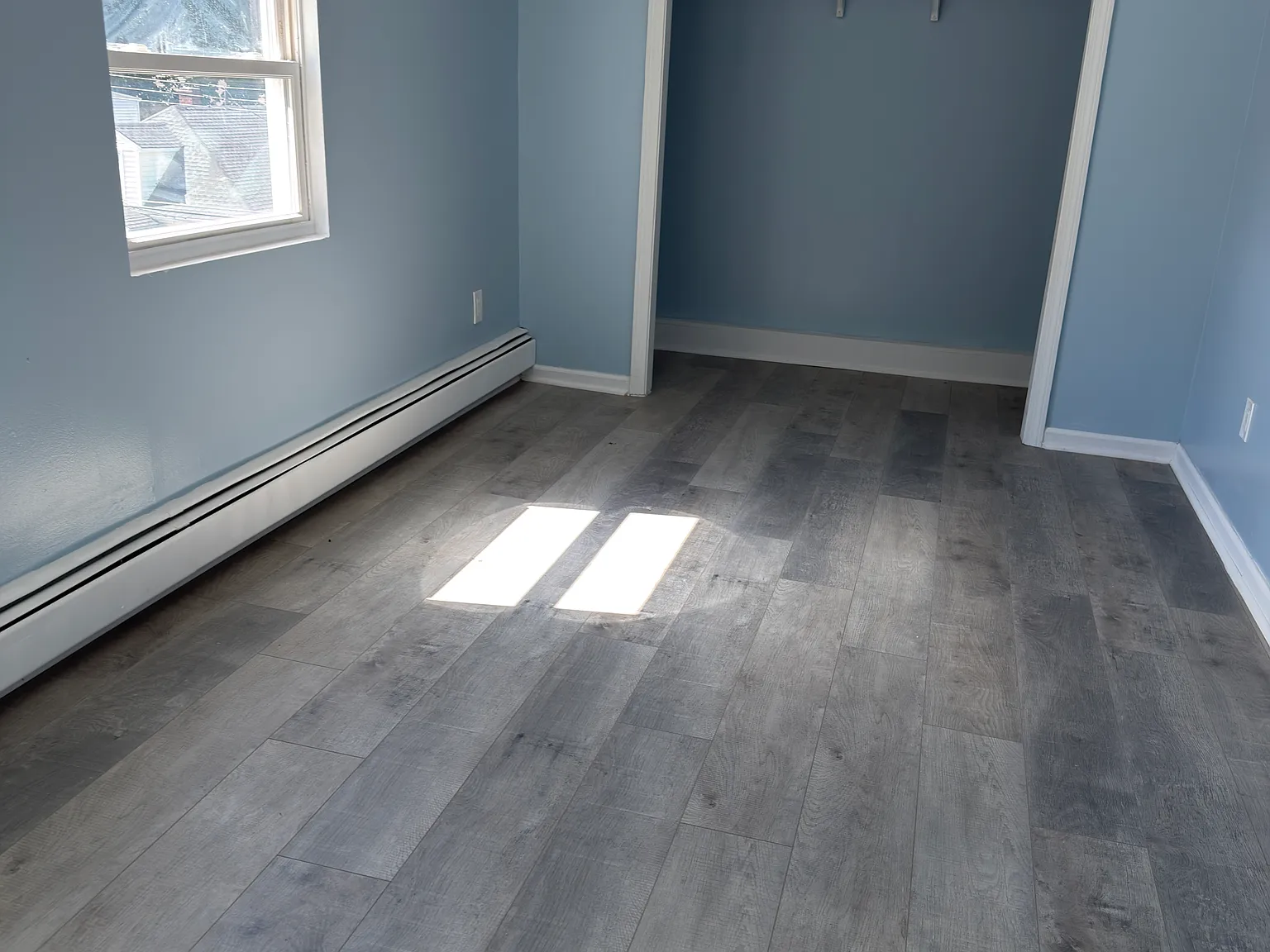 3 bed, 900 sqft, $2,100 — Photo 4