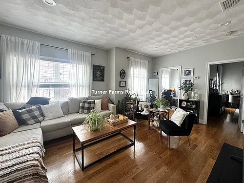 9 Dehon St Photo 1