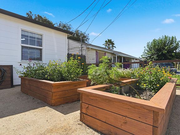 5th image of 230 Chelsea Avenue