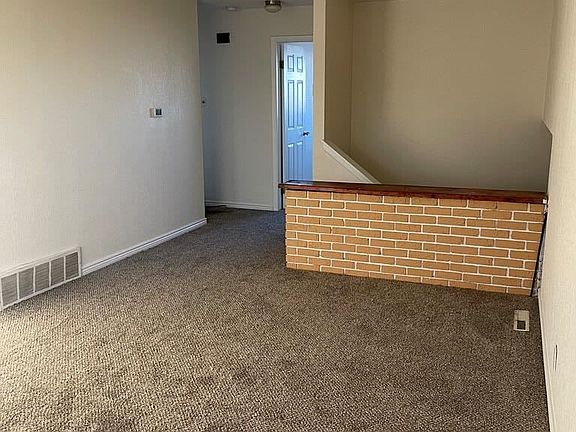 4th image of 1608 Crestmoor Dr