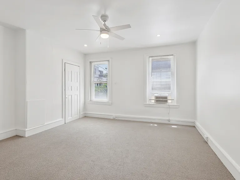 1713 Monument St — Photo 25