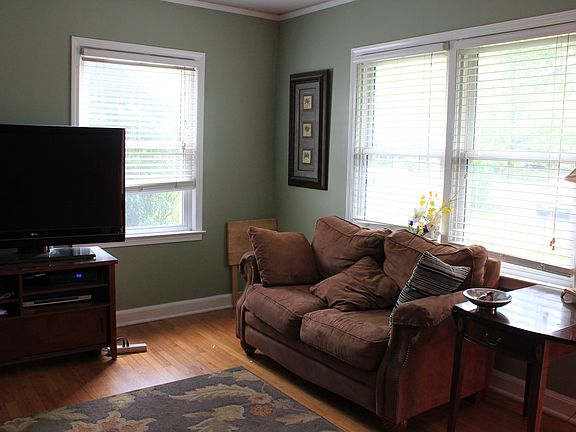 5th image of 613 Dogwood St