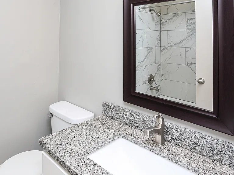 Granite counters in bathroom