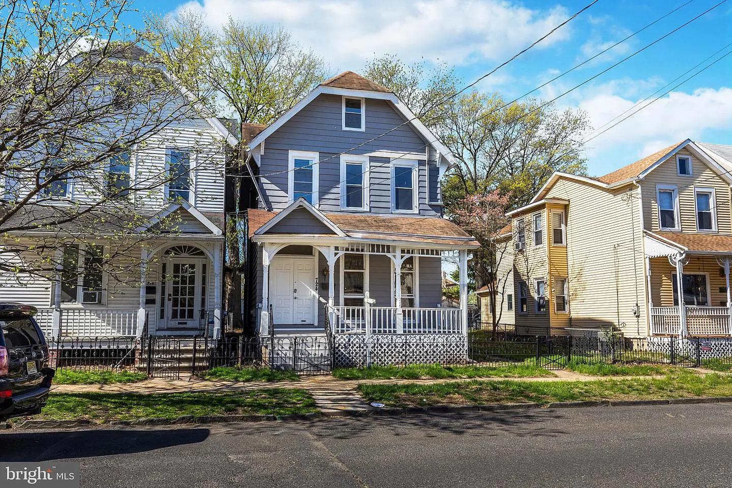 724 Hunter St photo 1