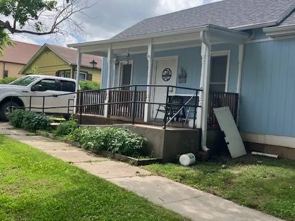 112 S 4th St, Maitland, MO 64466