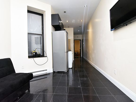 3rd image of 216 W 108th St #3EE