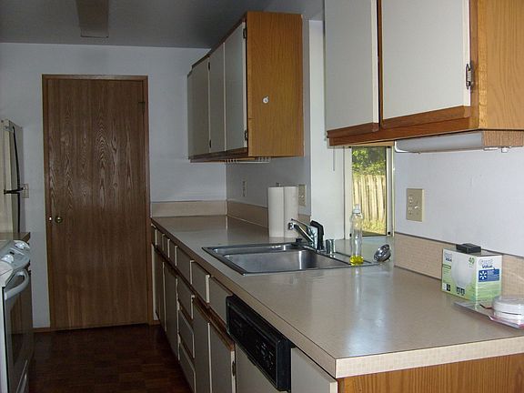 4th image of 1702 Carpenter Ct SE