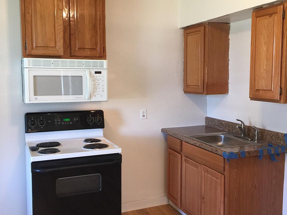 2nd image of 1125 42nd St