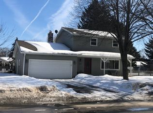 215 Davison Dr, Sun Prairie, WI 53590