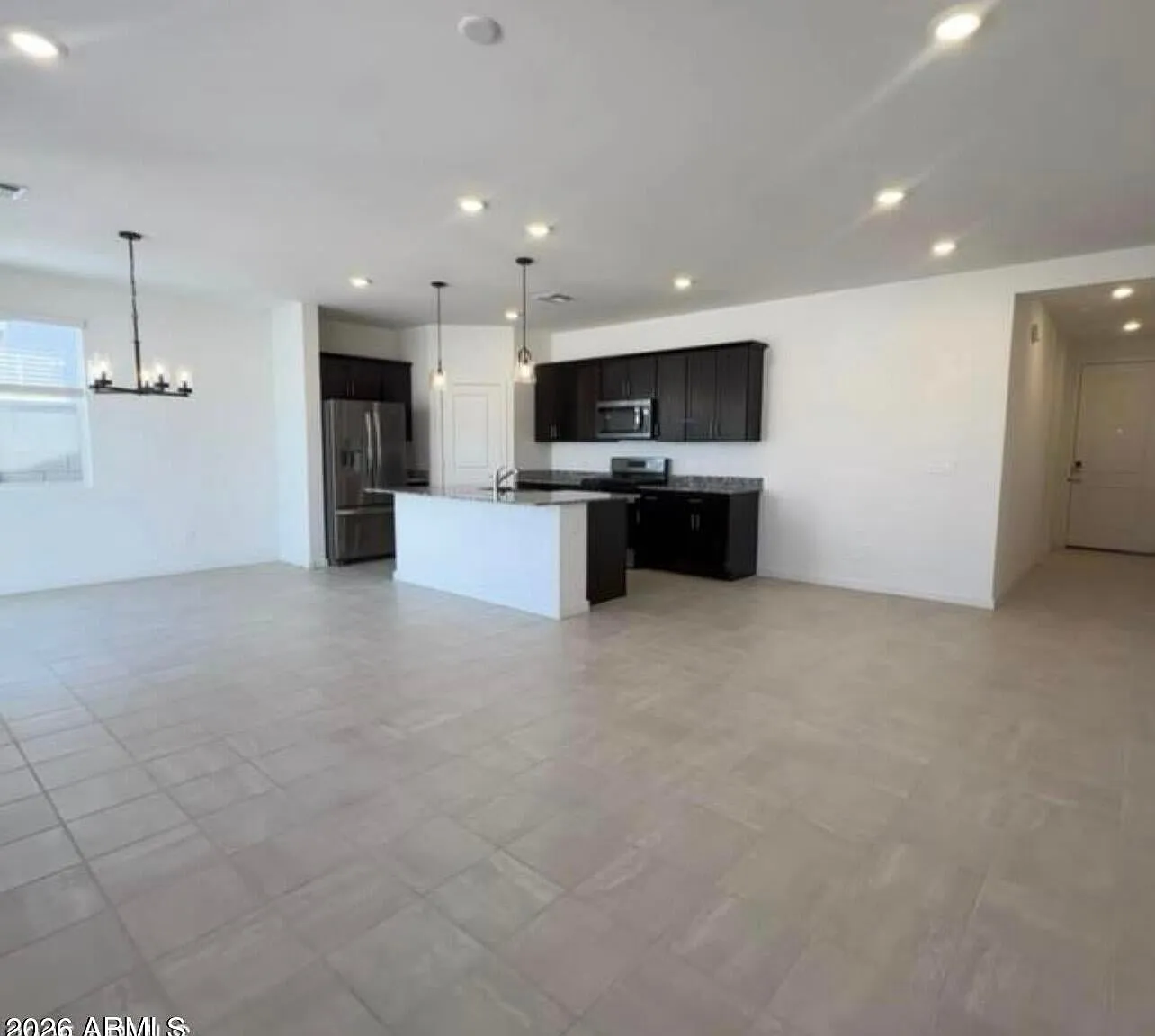 4 bed, 1629 sqft, $2,350 — Photo 3