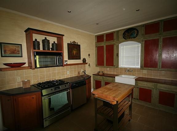 5th image of 310 N Center St