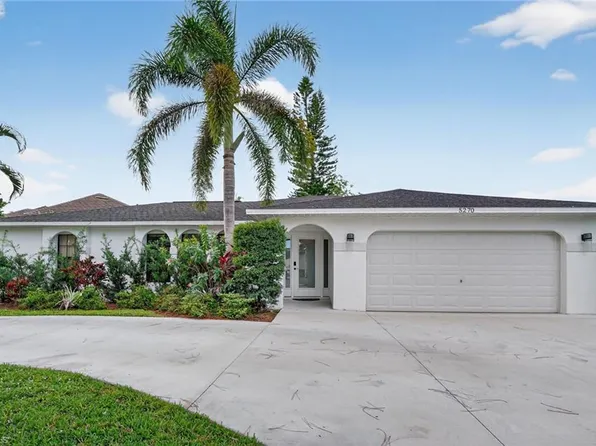 5270 Berkeley Dr, Naples, FL 34112