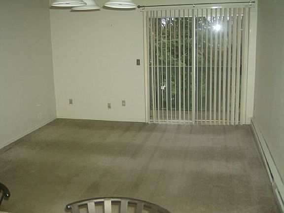 4th image of 17431 Ambaum Blvd S Unit C10