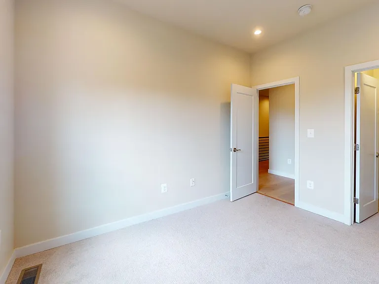 4923 1/2 A St SE #2 — Photo 16