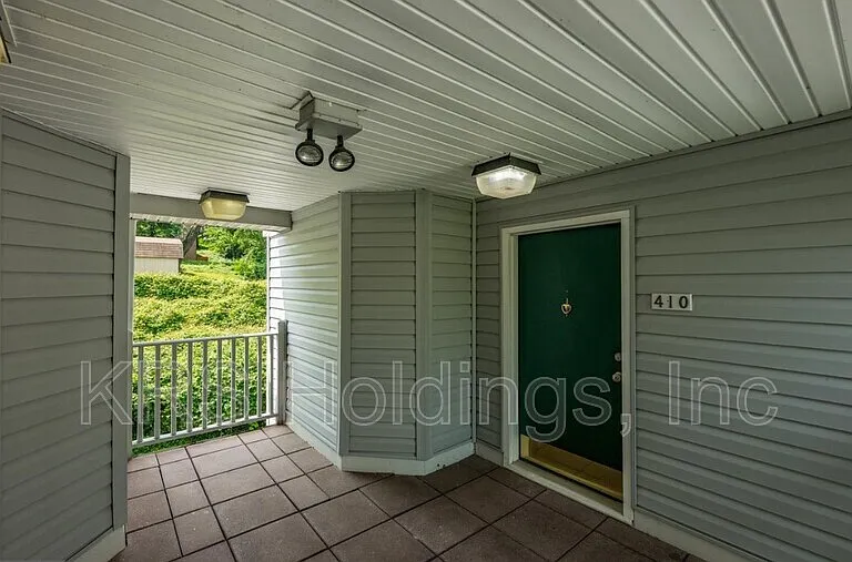 2050 N Calvert St #410 — Photo 1