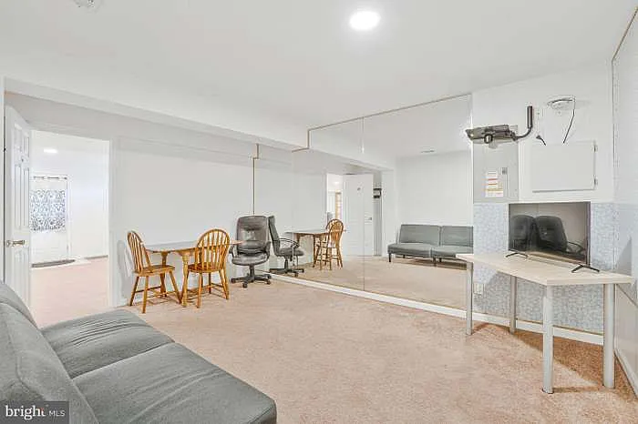 10491 Manns Harbor Ct — Photo 3