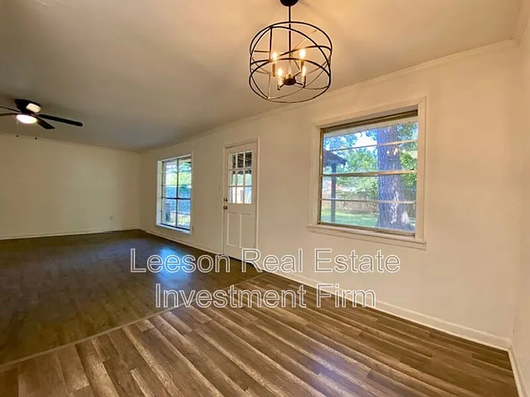 121 Tooke Dr — Photo 7