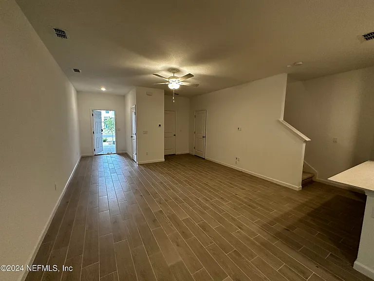 4309 Leeward Breeze Loop — Photo 4