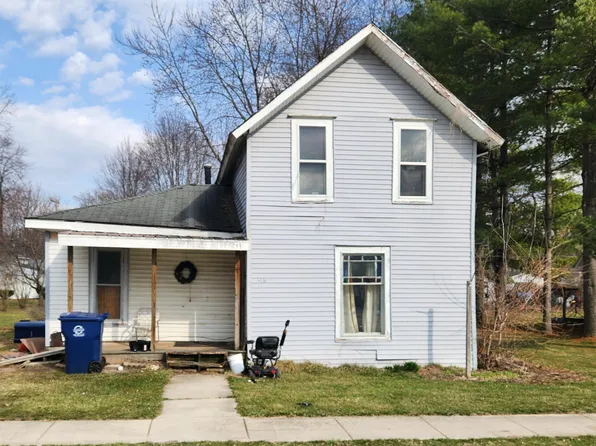 217 2nd St, Breckenridge, MI 48615