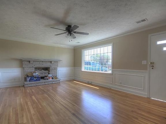 3rd image of 108 Circle Dr