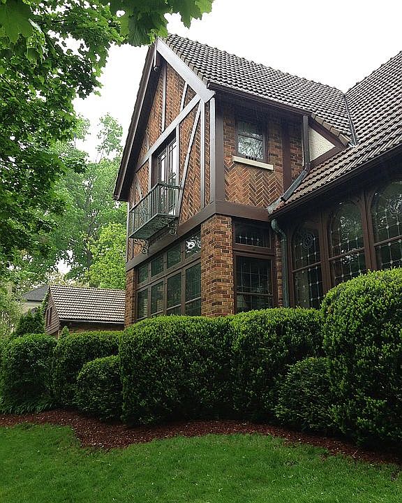 2nd image of 103 N 87th St