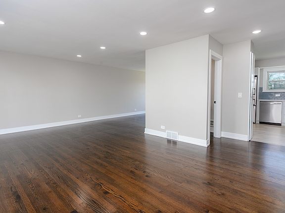 3rd image of 8800 Dee Rd Unit A