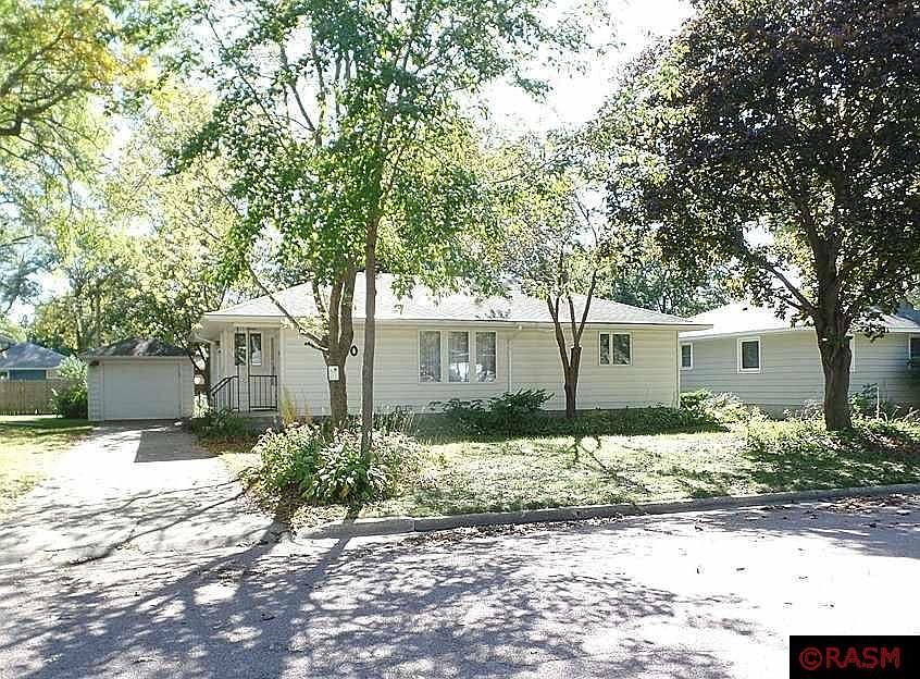 1st image of 307 N Redwood Dr