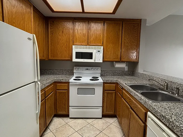 2236 River Run Dr #226 — Photo 3