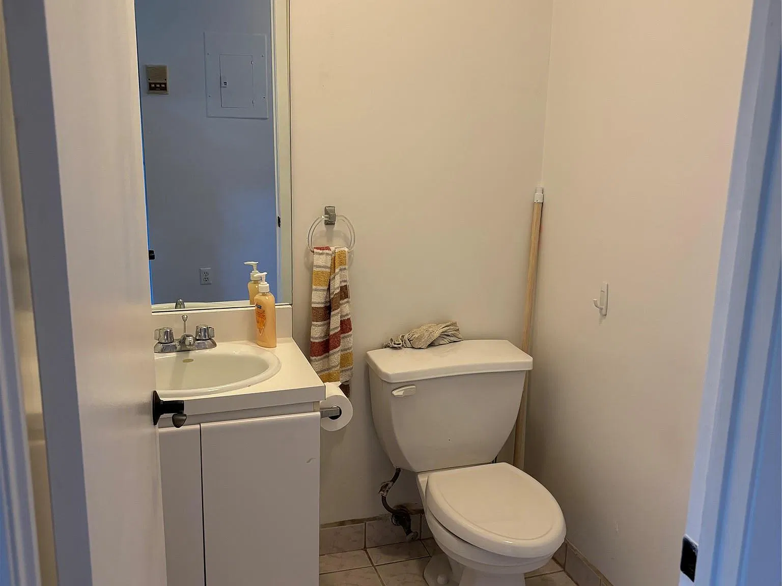 2 bed, 2.5 bath, 1000 sqft, $3,600 — Photo 4