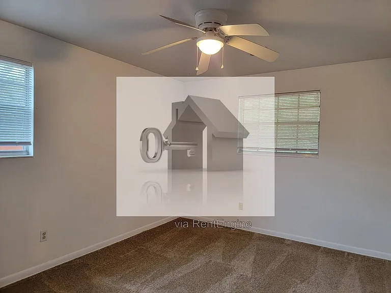 917 N 70th Ave — Photo 11