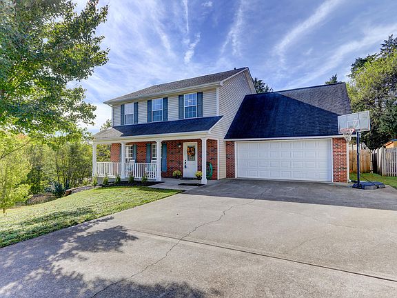 2nd image of 7409 Harvest Creek Ln
