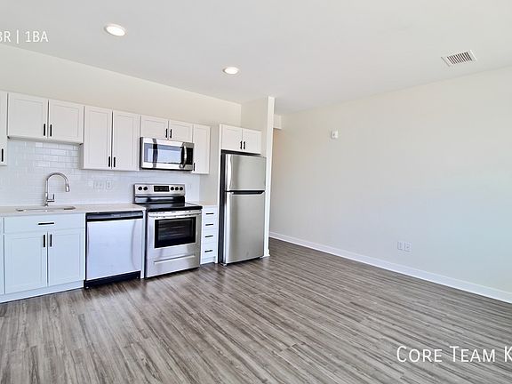 3rd image of 222 W 75th St #B