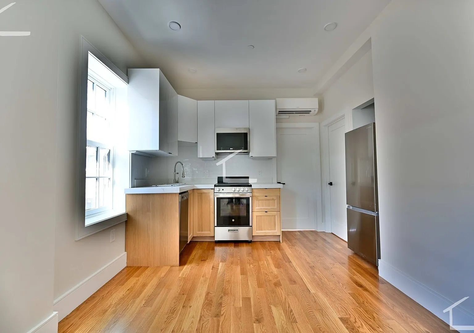 Brand new 2 bed in Bay Village — Photo 3