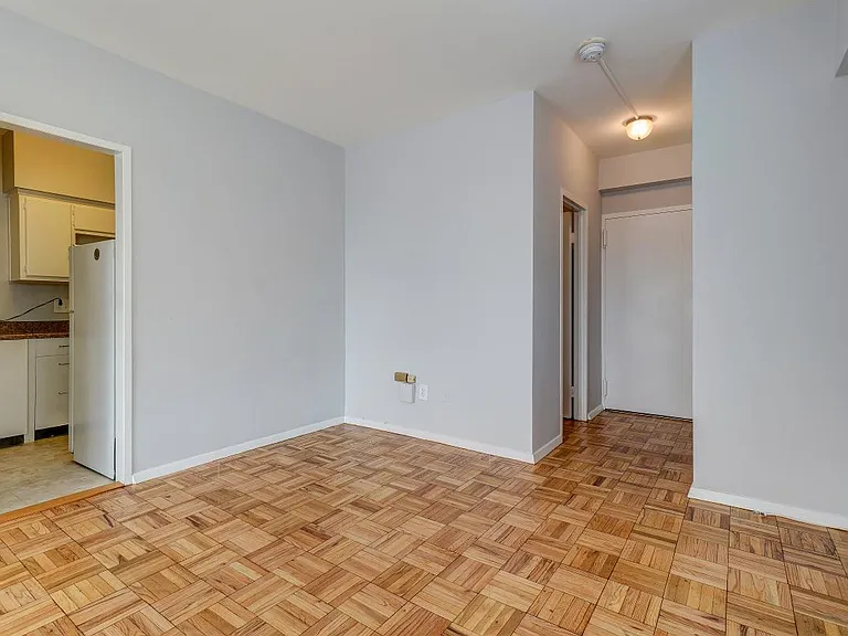 1711 Massachusetts Ave NW #713 — Photo 11