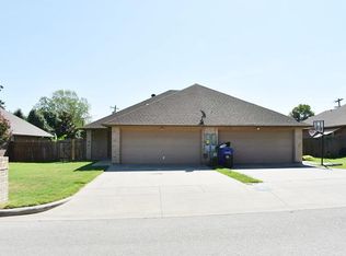 764 Stribling Cir, Azle, TX 76020